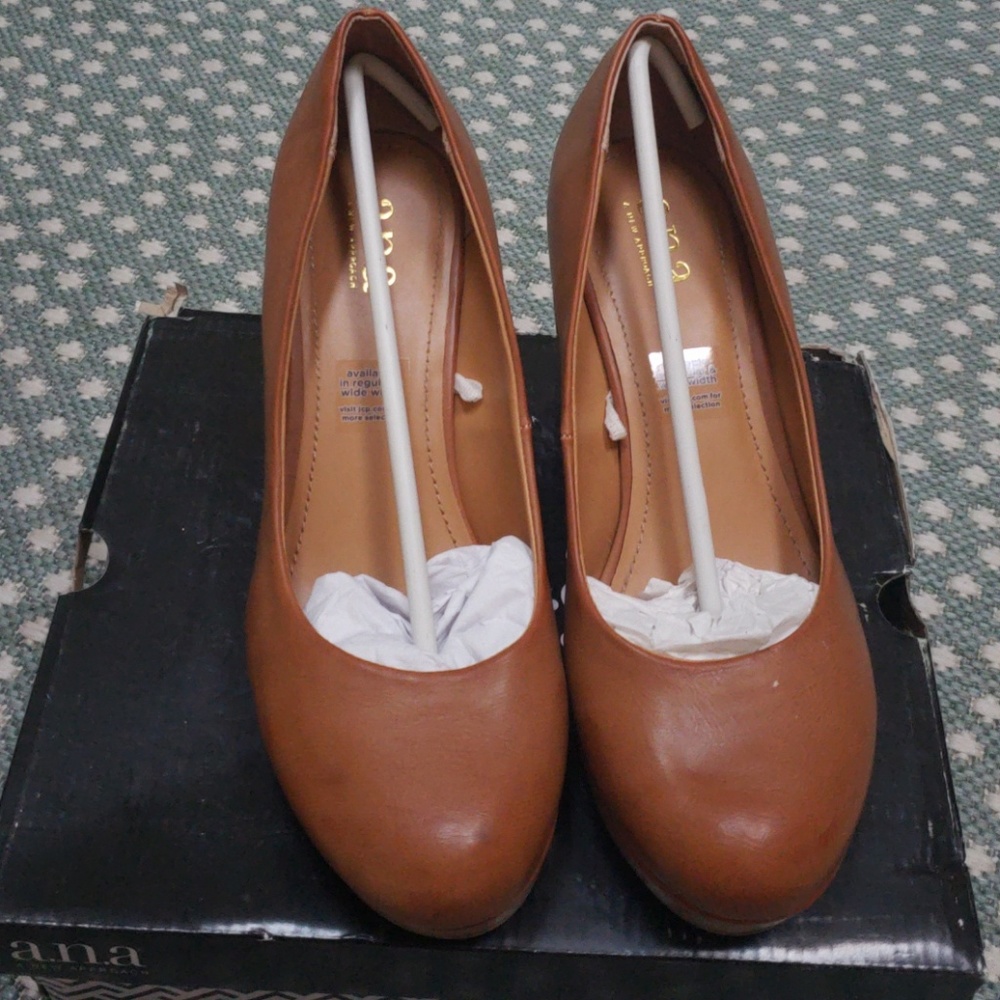 A.N.A wedges/platforms  brown size 8.5